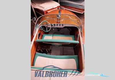 Riva Ariston Motorbåd 1962, med Chrysler Sea V-M 80 motor, Italien