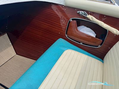 Riva Ariston Motorbåd 1960, med Chris Craft  motor, Holland