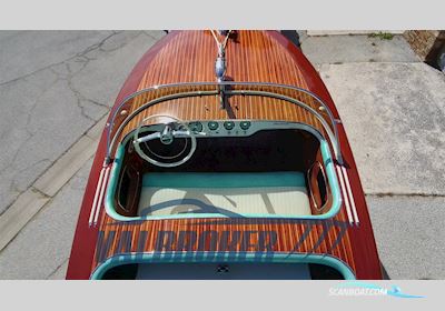 Riva Florida Motorbåd 1962, med Chris Craft 283 motor, Frankrig