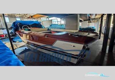 Riva Olympic Motorbåd 1969, med Riva 220 motor, Italien