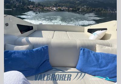 Riva Saint Tropez Motorbåd 1981, med Thermoelectric Thermo Electron 350 motor, Italien