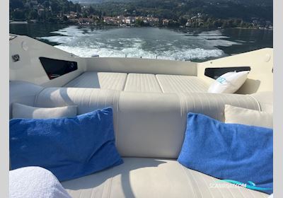 Riva Saint Tropez Motorbåd 1981, med Thermoelectric Thermo Electron 350 motor, Italien