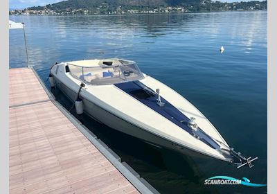 Riva Saint Tropez Motorbåd 1981, med Thermoelectric Thermo Electron 350 motor, Italien