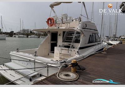 Riviera 33 Flybridge Motorbåd 1996, med Cummins motor, Italien