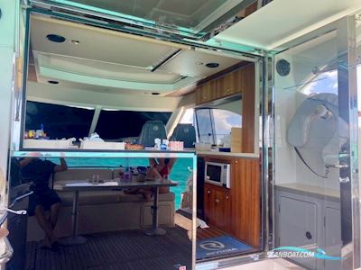 Riviera Marine 4400 SPORT YACHT Motorbåd 2008, med Volvo IPS 600 D6 435 KA motor, Frankrig