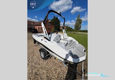 SCARAB 165 ID Motorbåd 2018, med Rotax motor, England