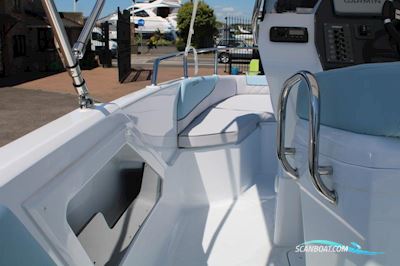 Salpa Sun Six Jet Set Motorbåd 2021, med Mercury motor, England