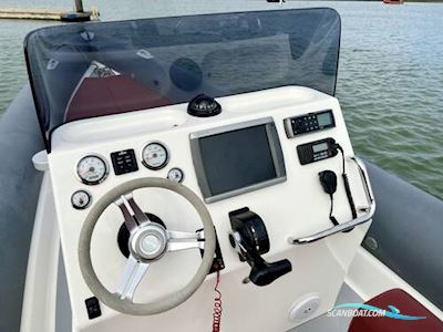 Scorpion Serket 8.1 Motorbåd 2012, med Honda motor, England