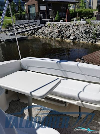 Sea Ray 335 DA SUNDANCER Motorbåd 2005, med Mercruiser 5.0 L MPI motor, Finland