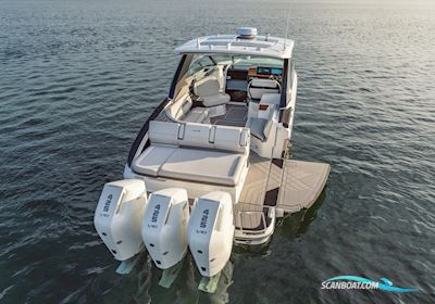 Sea Ray Slx 360 Motorbåd 2026, med  3 x Mercury 425hk Verado V10 Med Joystick, Dts & e-Steering motor, Sverige