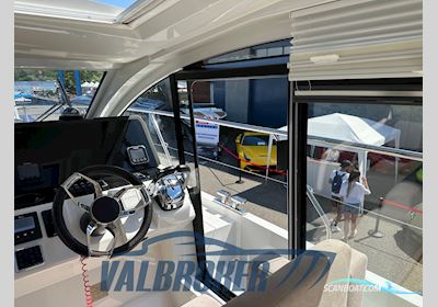 Sealine C335V Motorbåd 2021, med Suzuki BF motor, Italien