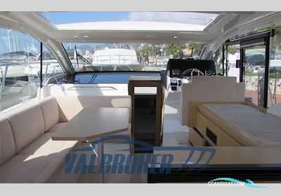 Sealine C335V Motorbåd 2021, med Suzuki BF motor, Italien