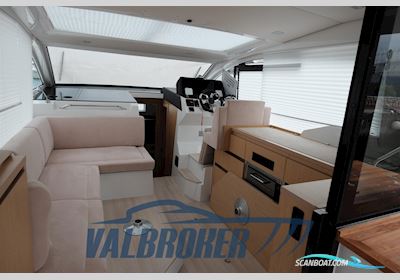 Sealine C335V Motorbåd 2021, med Suzuki BF motor, Italien