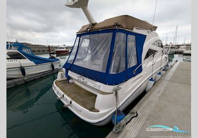 Sealine International F34 Motorbåd 2004, med Volvo TAMD 41B motor, England