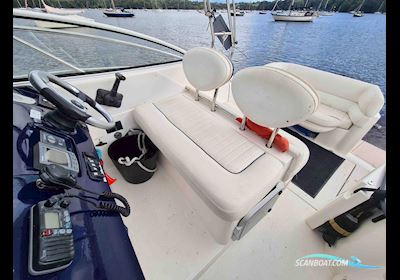 Sealine International S23 Sports Cruiser Motorbåd 2002, med Volvo Kad32 motor, England