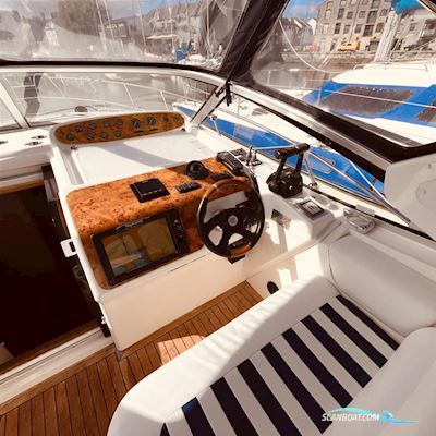 Sealine S34 Sports Cruiser Motorbåd 2001, med Volvo Penta KAD32P 170hp 4-cylinder direct injected turbocharged diesel engines motor, England