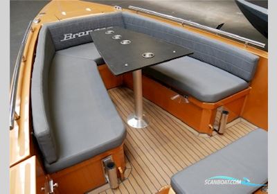 Sloep Tender Jet Bronson Hamilton Motorbåd 2014, med De Turbocompressor Levert Zelfs Bij Lage Toerentallen Goede Prestaties. motor, Holland