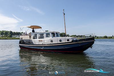 St. Jozef 1050 Salon Motorbåd 1985, med Volvo Penta is Een Toonaangevende Fabrikant Van Maritieme Aandrijfsystemen, Motoren en Accessoires, Bekend om Zijn Innovatieve en Betrouwbare Technol motor, Holland