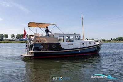 St. Jozef 1050 Salon Motorbåd 1985, med Volvo Penta is Een Toonaangevende Fabrikant Van Maritieme Aandrijfsystemen, Motoren en Accessoires, Bekend om Zijn Innovatieve en Betrouwbare Technol motor, Holland