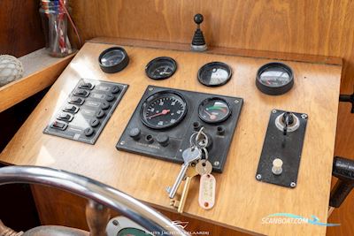Target Saloon 11.00 AK Cabrio Motorbåd 1976, med Volvo Penta motor, Holland