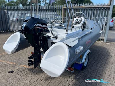 Unclassified Escape 360 Motorbåd 2022, med Mercury motor, England