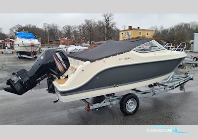 Uttern D57 Motorbåd 2016, med Mercury motor, Sverige