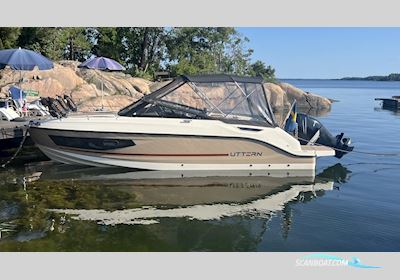 Uttern D70 Motorbåd 2017, med Mercury motor, Sverige