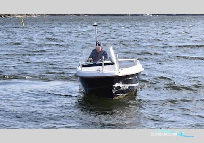 Uttern S46 Motorbåd 2005, med  Mercury motor, Sverige