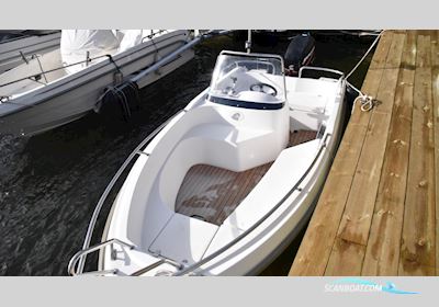 Uttern S46 Motorbåd 2005, med  Mercury motor, Sverige