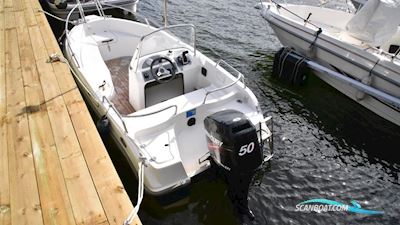 Uttern S46 Motorbåd 2005, med  Mercury motor, Sverige