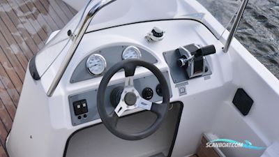 Uttern S46 Motorbåd 2005, med  Mercury motor, Sverige