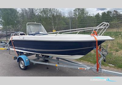 Uttern S46 Motorbåd 2002, med Mercury motor, Sverige
