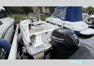 Uttern S52 Motorbåd 2002, med Mercury motor, Sverige