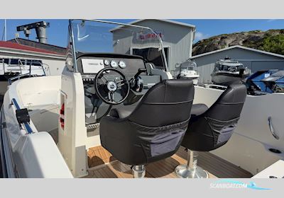 Uttern S57 Motorbåd 2017, med Mercury motor, Sverige