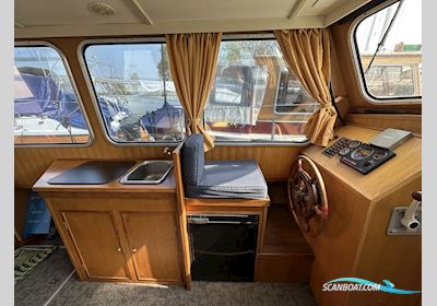 Van Leeuwenvlet 9 Motorbåd 1975, Holland