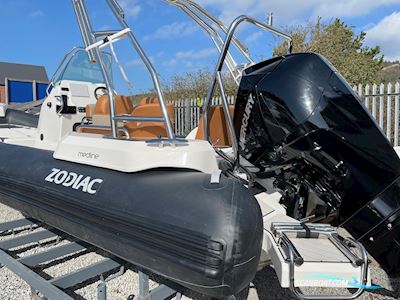 Zodiac MEDLINE 6.8 Motorbåd 2022, med Mercury motor, England