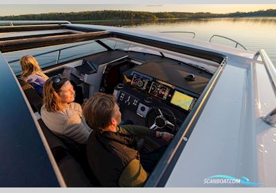 Aquador 300 HT Motorbåt 2025, med Volvo Penta motor, Holland
