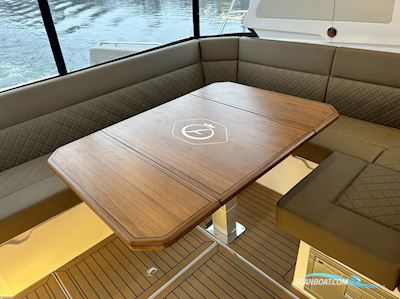 Aquador 400 HT Motorbåt 2026, med Med 2 x Volvo Penta D4 Diesel med Joystick motor, Danmark