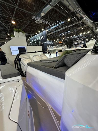 Axopar 45 Cross Cabin - Reserviert Motorbåt 2025, med Mercury Verado motor, Tyskland