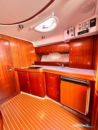 Bavaria 37 HT Sport Motorbåt 2005, med Volvo Penta D6-310 motor, Danmark