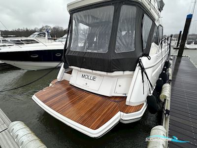 Bavaria R40 Fly Motorbåt 2023, med Volvo Penta motor, England
