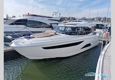 Bavaria R40 Motorbåt 2020, med Volvo Penta motor, England