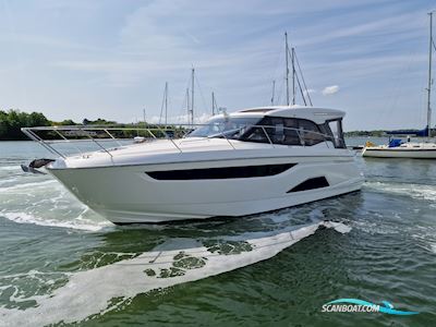 Bavaria R40 Motorbåt 2021, med Volvo Penta motor, England