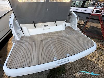 Bavaria S33HT Motorbåt 2021, med Volvo Penta motor, England