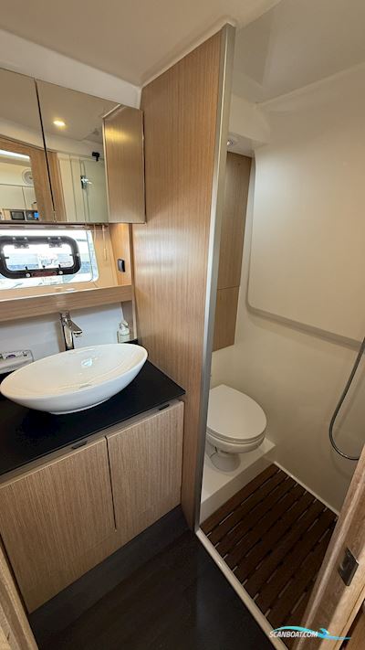 Bavaria SR 38 HT - 2023 Motorbåt 2023, med Volvo Penta D4-300 Aquamatic motor, Slovenien