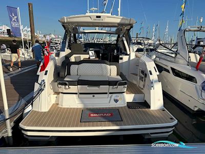 Bavaria SR33 Motorbåt 2024, med Volvo Penta motor, England