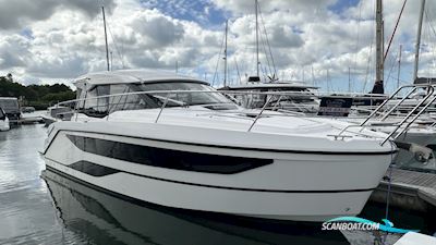 Bavaria SR36 Motorbåt 2022, med Volvo Penta motor, England