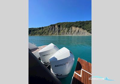 Bavaria Vida 33 - 2X 300 PS Motorbåt 2022, med Mercury Verado V8 Joystick motor, Slovenien