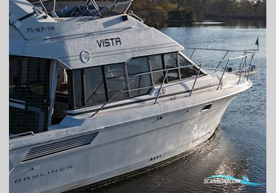 Bayliner 3688 Flybridge Motorbåt 1992, med Hino/US Marine motor, Holland