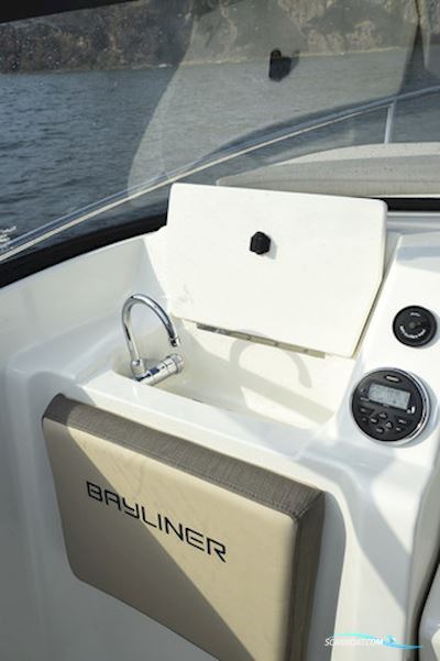 Bayliner VR5 Cuddy med Mercury F200 XL-EFI DS V6 - inkl. udstyr Motorbåt 2024, Danmark